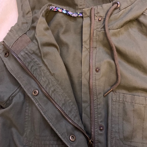 ✨3/$25✨Army Green Spring Jacket - Picture 2 of 4